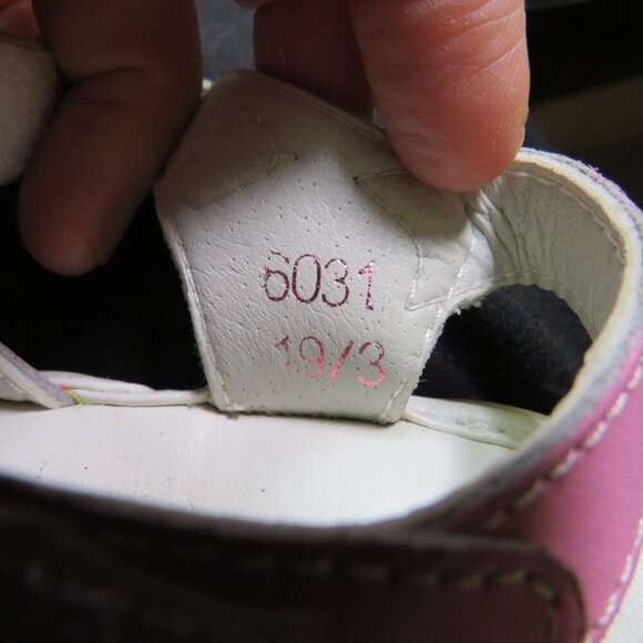 Pink Floral Daisy Faux Leather Sandals (Uniquely Squeaky) Size 19 - Picture 7 of 10